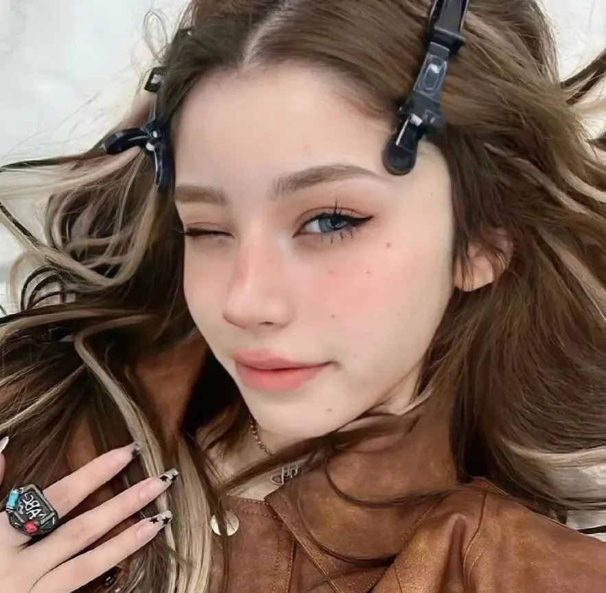 莫斯科来的香烟女孩